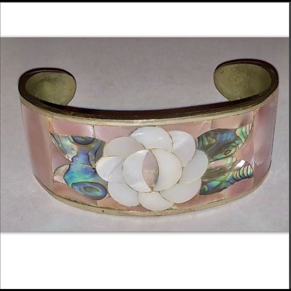 @SOULCRUSHER716 Jewelry - VINTAGE ABALONE SHELL Flower Cuff Bracelet